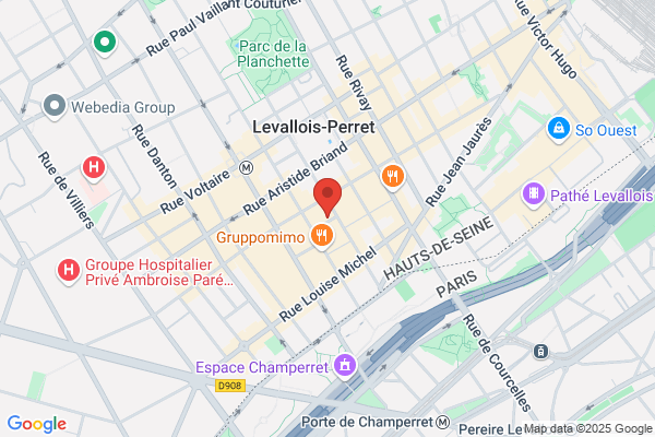 Au Fond De La Cour