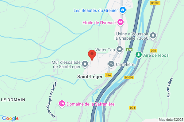 AU PIED DU MUR